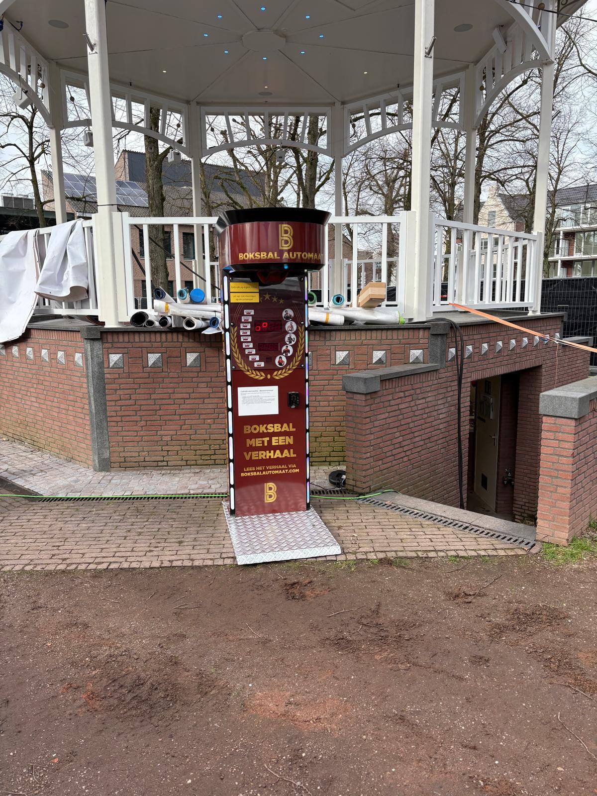 BoksbalAutomaat bij Brouwplaats Carnaval in Sint-Anthonis