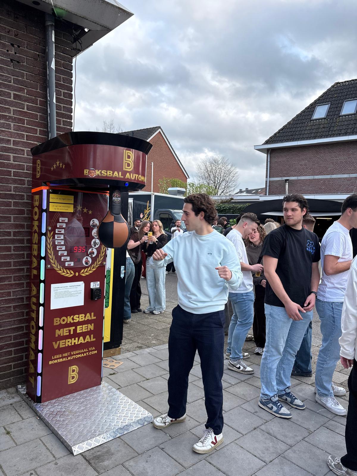 BoksbalAutomaat tijdens Prilpop in Sevenum